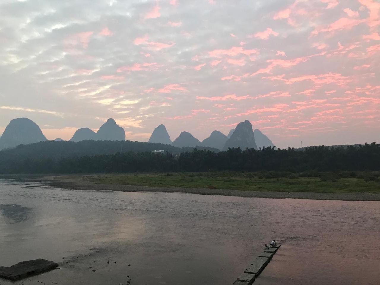 Monkey Jane'S Guesthouse Yangshuo Bagian luar foto