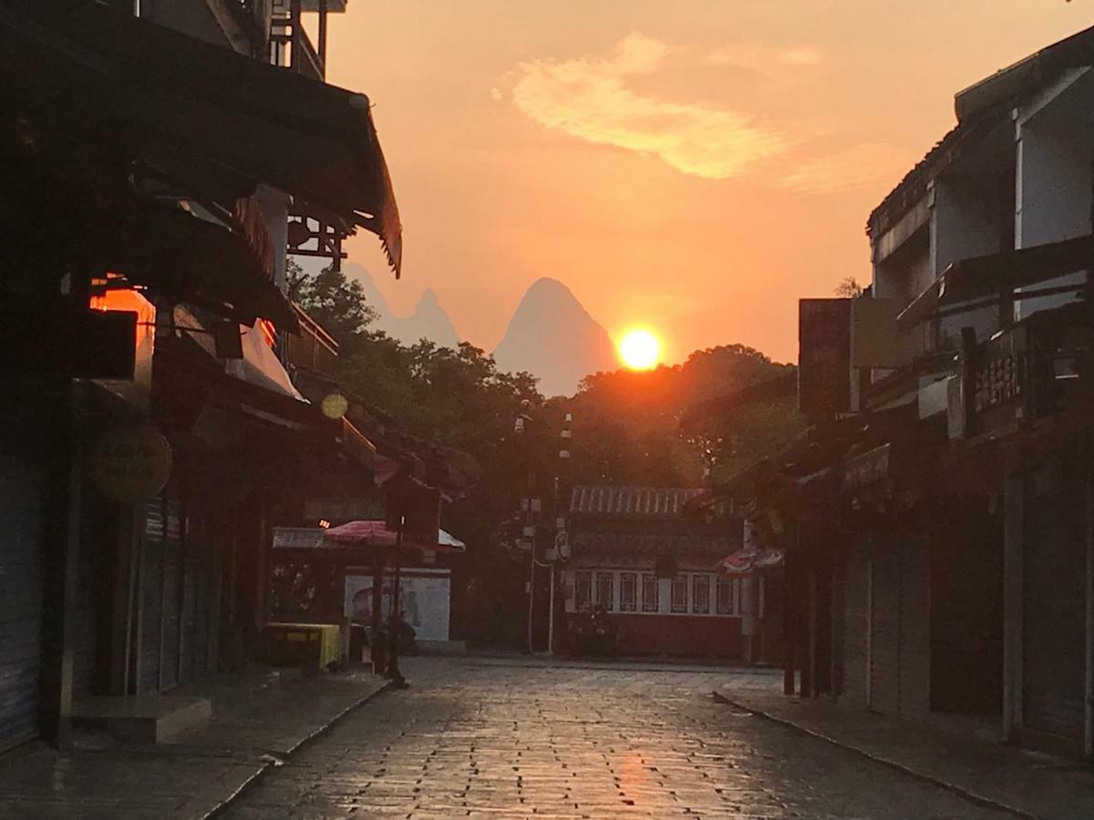 Monkey Jane'S Guesthouse Yangshuo Bagian luar foto